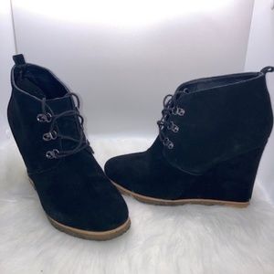 Black Steve Maden Wedge suede shoe boots like new.